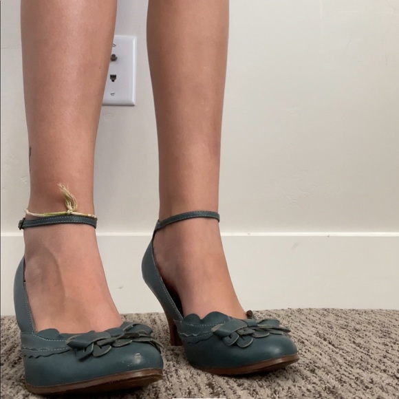 TEAL VINTAGE HEELS WITH A BOW AND CUTE FRINGE - Picture 11 of 13